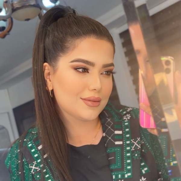 آموزشگاه کاشت ناخن محدثه یگانه